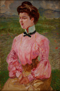 Retrato de uma jovem mulher de busto, vestida de rosa com gola alta branca e laço preto, em um campo verde com montanhas ao fundo, por Jacek Malczewski.