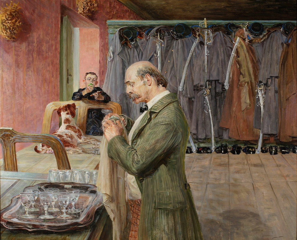 Quadro decorativo "A Preparação" de Jacek Malczewski, mostrando um homem de costas para o observador limpando taças, um menino comendo fruta e um cachorro em segundo plano, com casacos pendurados ao fundo.