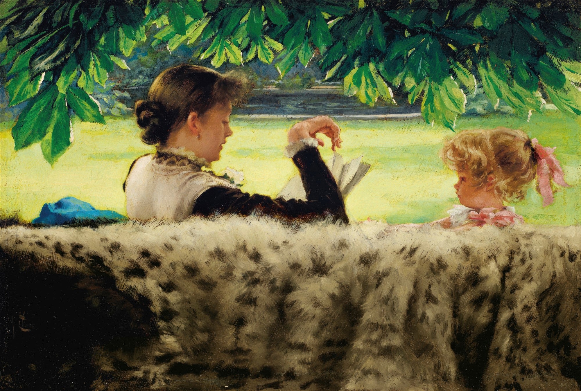 Quadro decorativo 'A Leitura' de James Tissot, mostrando uma mulher lendo para uma criança em um jardim, sob a sombra de folhas verdes.