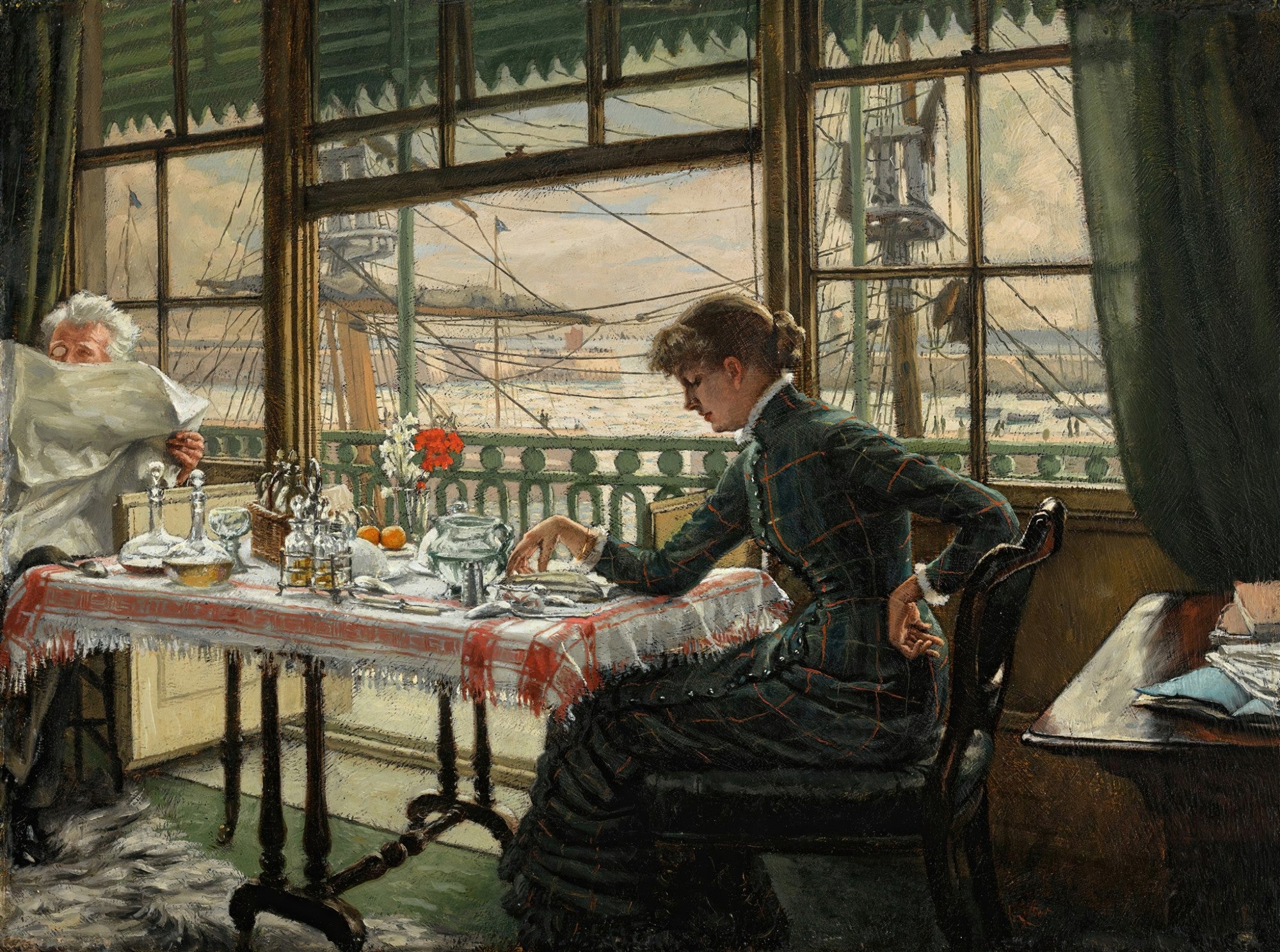 Pintura a óleo de James Tissot, "A Mesa de Café da Manhã", mostrando uma mulher sentada à mesa em frente a uma grande janela com vista para um porto, e um homem lendo jornal. Cores sóbrias e detalhes finos.