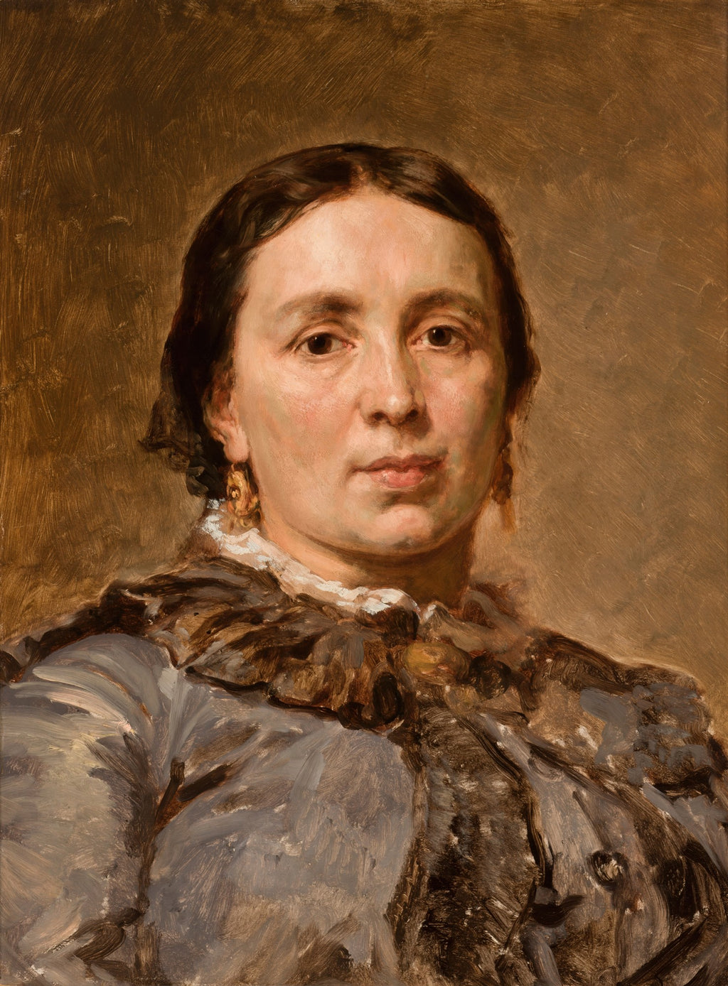 Retrato a óleo de uma mulher com cabelo escuro, brincos de ouro e um vestido cinza com gola volumosa, em fundo marrom.