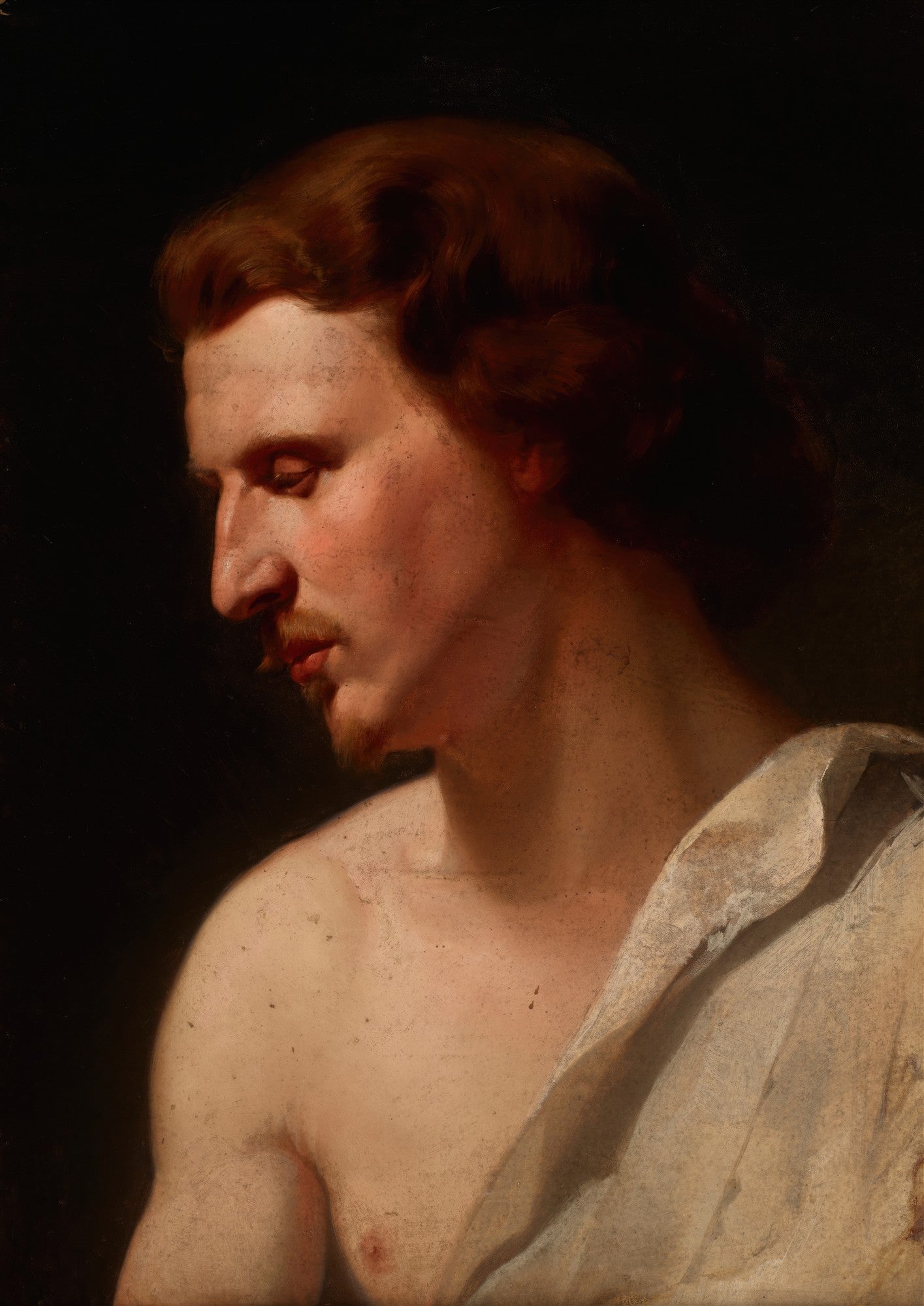 Retrato de perfil de um homem jovem com cabelo castanho avermelhado e barba rala, olhando para baixo, envolto em um tecido branco contra um fundo escuro. A obra é um 'Estudo de Cabeça de Homem' do artista Jan Matejko.