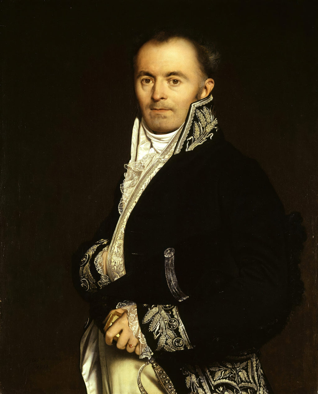 Retrato de um homem em estilo clássico, com jaqueta preta detalhada e camisa branca, pintado por Jean-Auguste-Dominique Ingres.