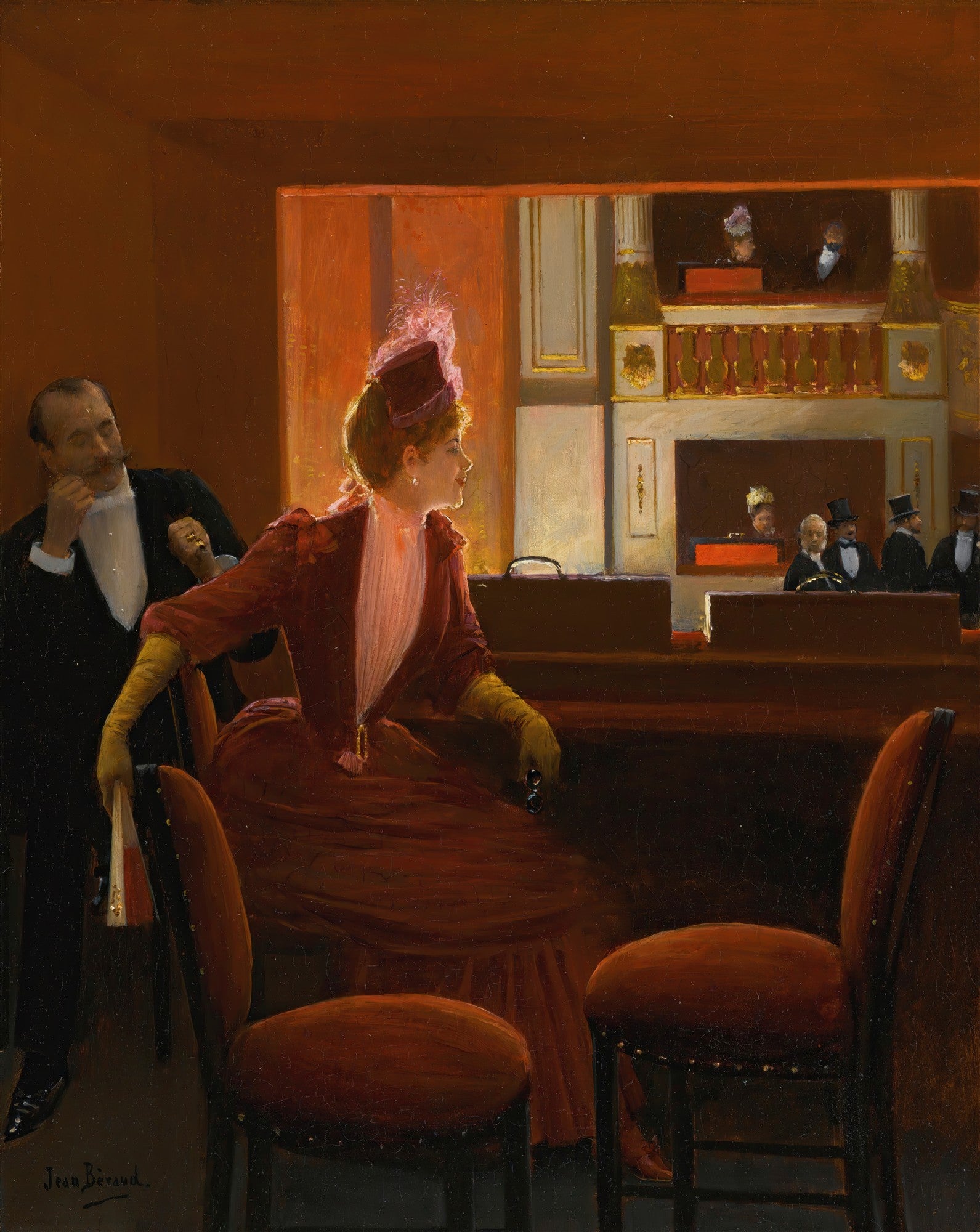 Quadro decorativo 'A Plateia' de Jean Béraud, retratando uma mulher elegante em um teatro com um homem ao lado, observando a plateia.