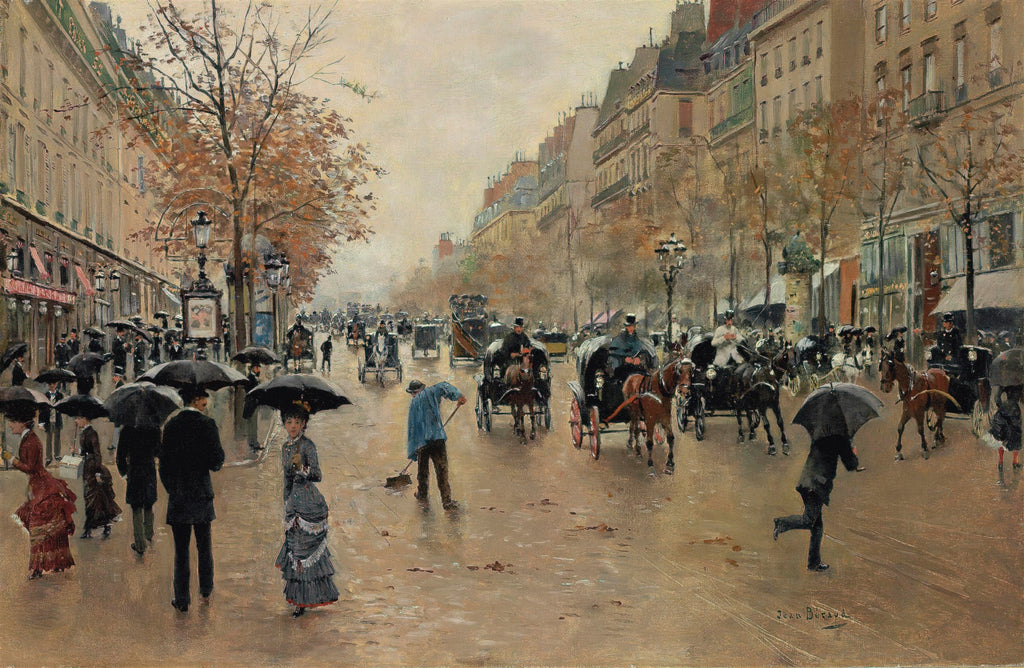 Pintura a óleo de Jean Béraud retratando uma rua movimentada de Paris sob a chuva, com pessoas segurando guarda-chuvas e carruagens puxadas por cavalos.