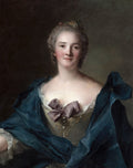 Retrato de uma mulher de cabelo claro e cacheado, vestindo um manto azul-petróleo e um vestido claro com um laço lilás no peito, pintado por Jean-Marc Nattier. O fundo é escuro.