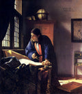 Quadro decorativo 'O Geógrafo' de Johannes Vermeer, retratando um homem absorto em seus estudos, com mapas e um globo, banhado pela luz de uma janela.