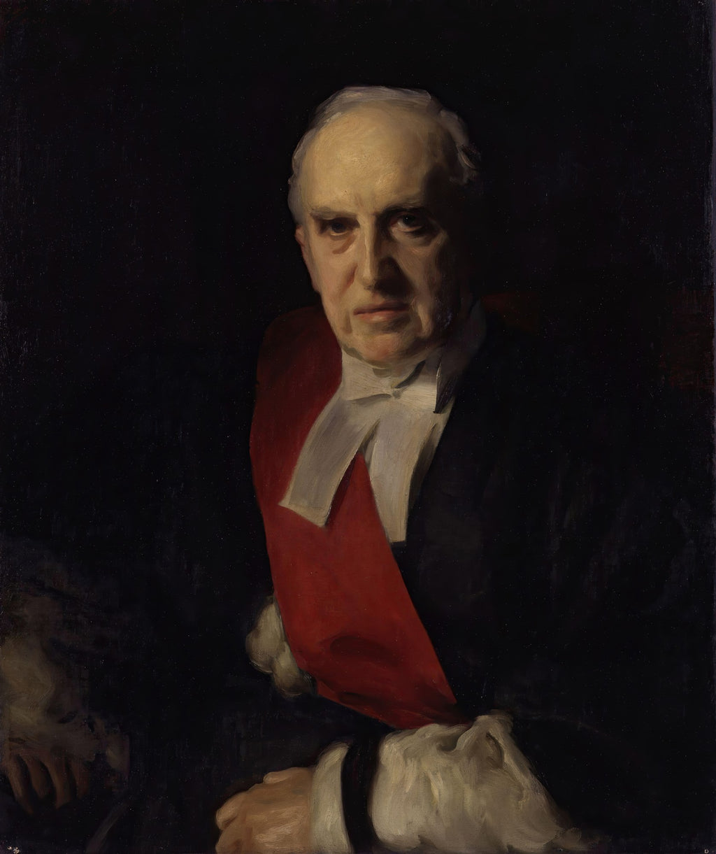 Retrato a óleo de um homem idoso, calvo, com olhar sério, vestindo um terno escuro, uma faixa vermelha e uma gola branca, contra um fundo escuro. Atribuído a John Singer Sargent.