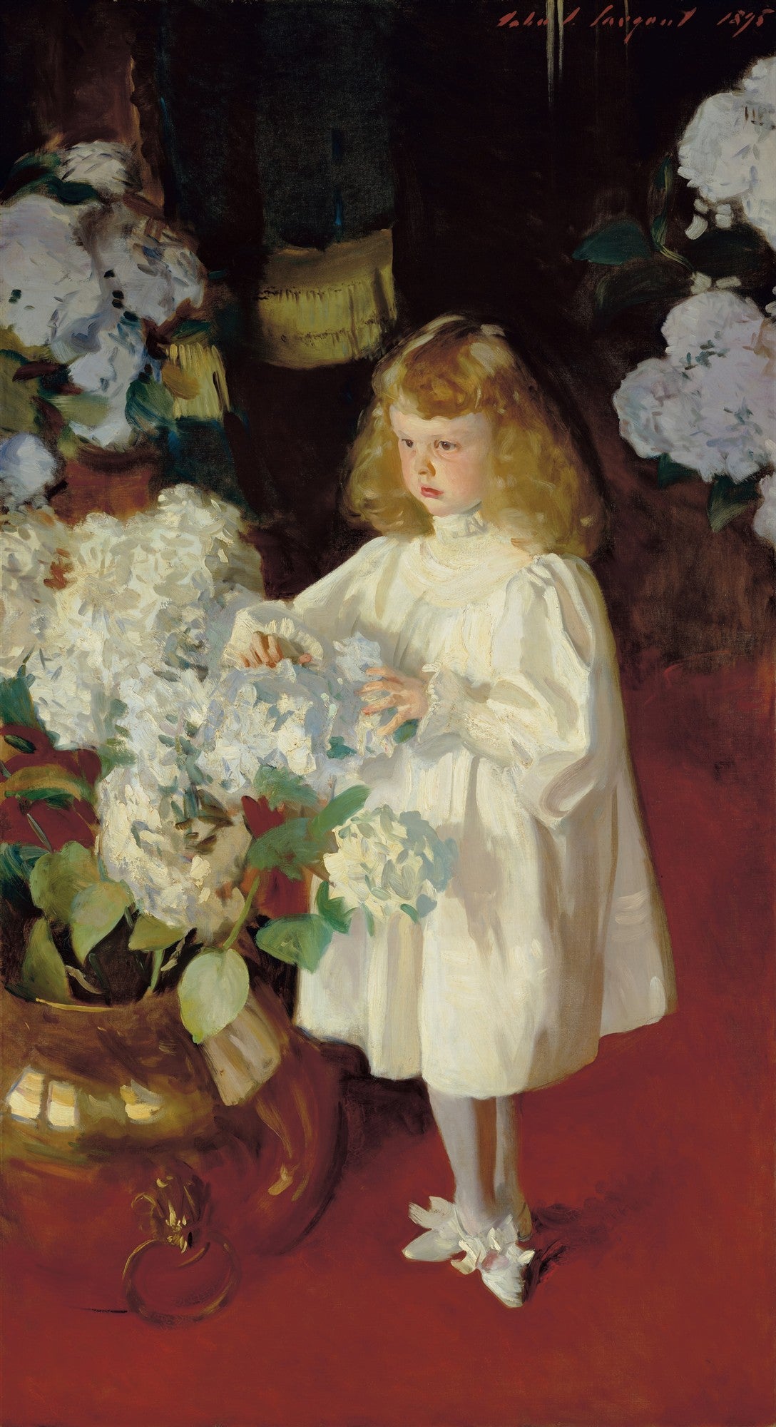 Pintura a óleo de John Singer Sargent de uma menina de cabelos loiros e vestido branco, segurando hortênsias brancas, em um fundo vermelho e escuro.