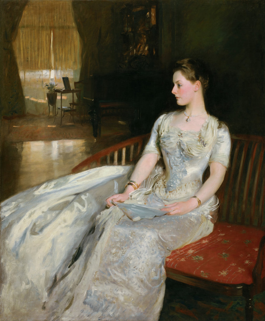 Retrato de uma mulher sentada, Lady Agnew of Lochnaw, vestindo um elegante vestido branco de seda com detalhes em renda e joias, olhando para a direita. A luz do sol entra pela janela ao fundo, iluminando parte do cômodo. Pintura de John Singer Sargent.