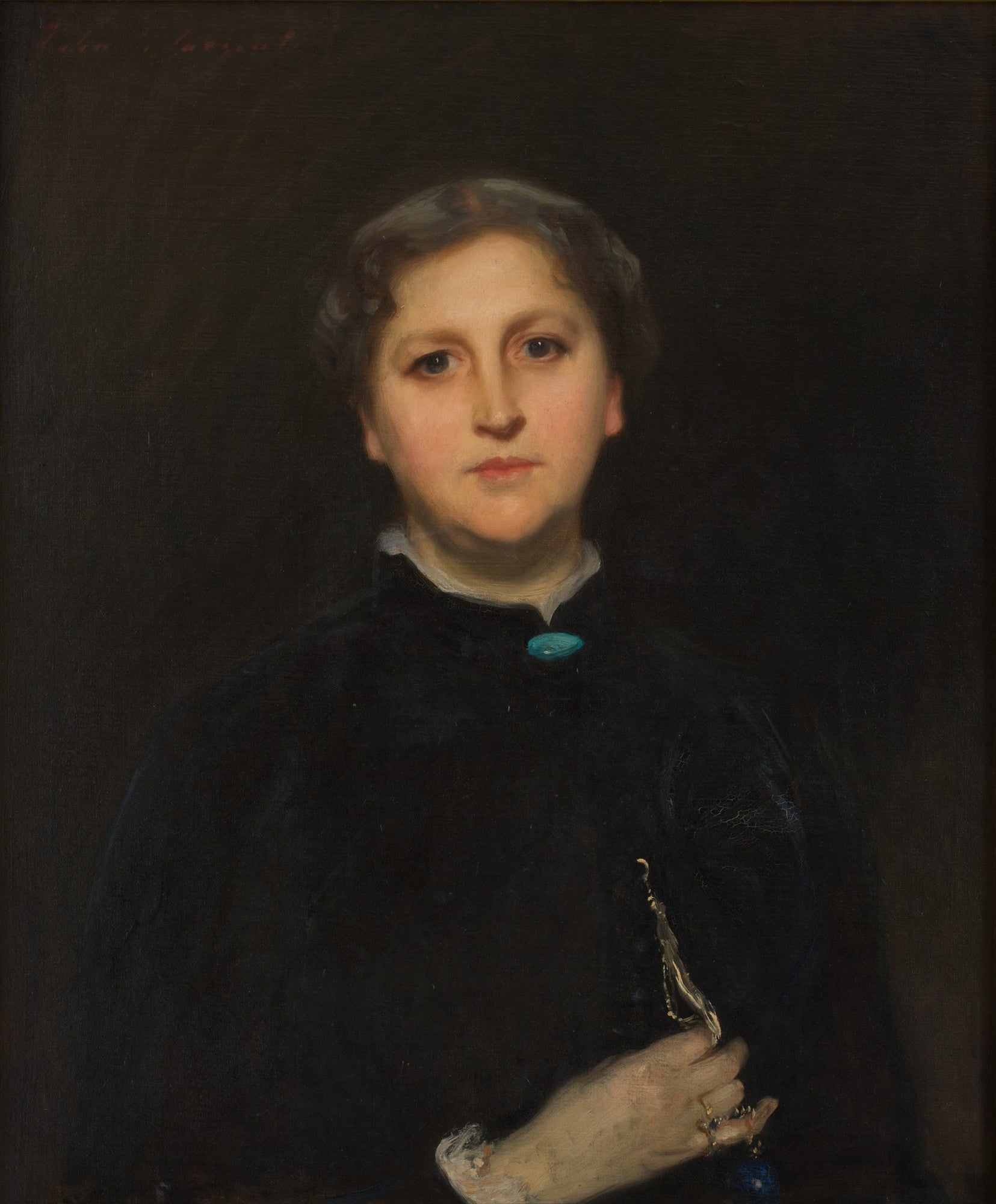 Retrato de uma mulher com cabelo castanho escuro, vestindo um traje escuro com um broche turquesa, olhando diretamente para frente, em um fundo escuro. Obra de John Singer Sargent.