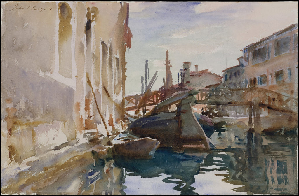 Aquarela de John Singer Sargent retratando um canal em Veneza, com edifícios antigos e gôndolas escuras na água, sob um céu claro.