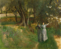 Duas mulheres em vestidos longos em uma paisagem verde luxuriante, com árvores e flores brancas. A mulher da direita aponta para as flores. Estilo impressionista com pinceladas soltas.