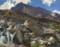 Pintura a óleo de John Singer Sargent mostrando montanhas rochosas escuras sob um céu azul com nuvens brancas, com um riacho cristalino fluindo entre grandes pedras e vegetação rasteira em primeiro plano. A luz incide sobre as pedras e a água, criando contrastes dramáticos de sombra e brilho.