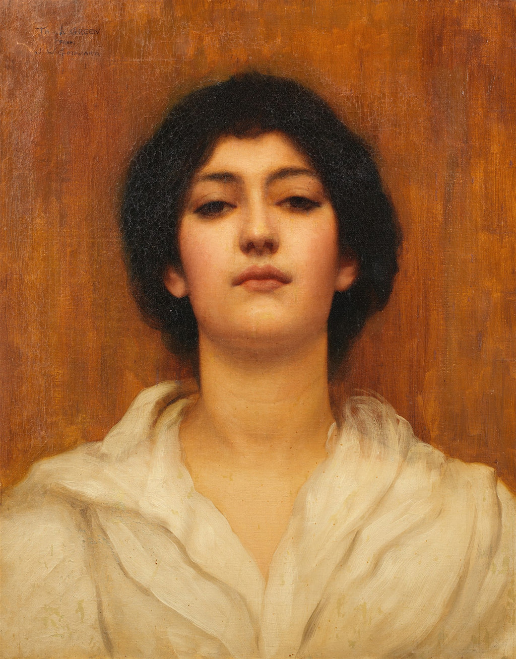 Retrato clássico de uma jovem com cabelo escuro e um drapeado branco, pintado por John William Godward, com fundo marrom.