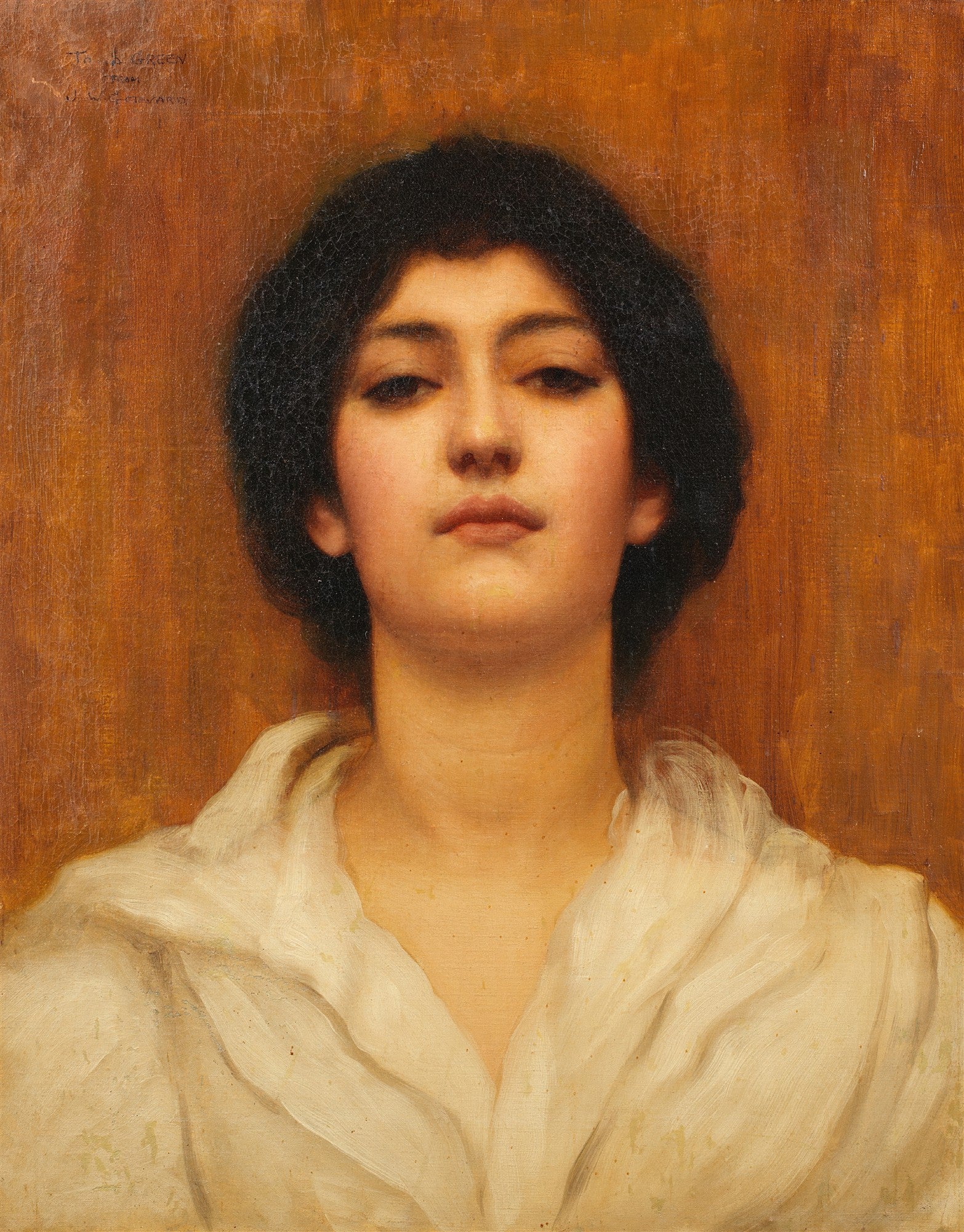 Retrato clássico de uma jovem com cabelo escuro e um drapeado branco, pintado por John William Godward, com fundo marrom.