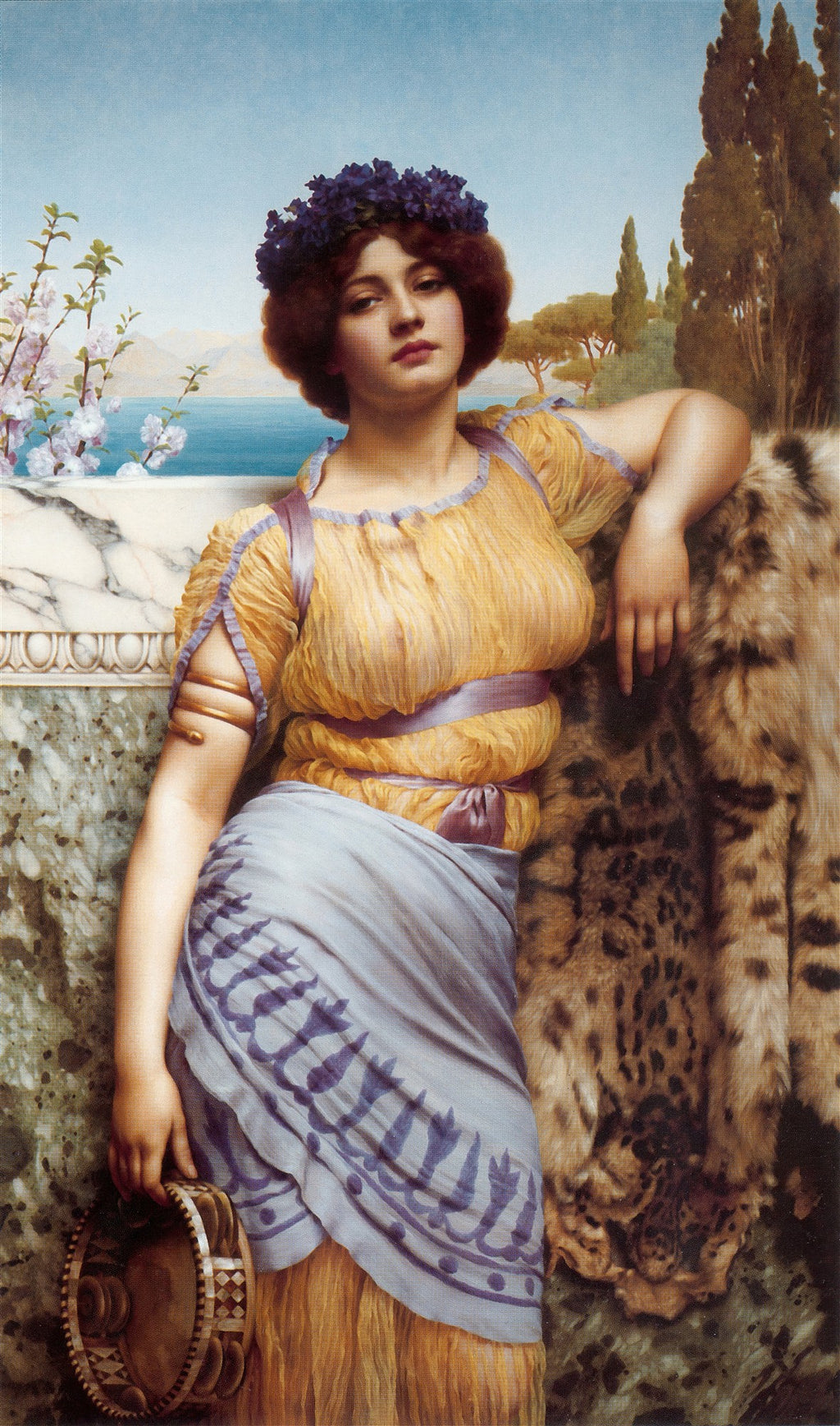 Retrato de mulher com coroa de flores, vestida com trajes clássicos e pele de leopardo, em cenário mediterrâneo. Obra de John William Godward.
