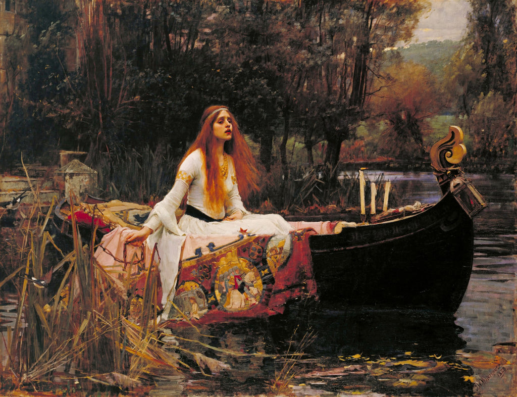 Quadro decorativo mostrando uma mulher de cabelos ruivos longos e vestido branco sentada em um barco ricamente decorado, navegando em um rio cercado por juncos e árvores. A mulher tem uma expressão melancólica e olha para cima.