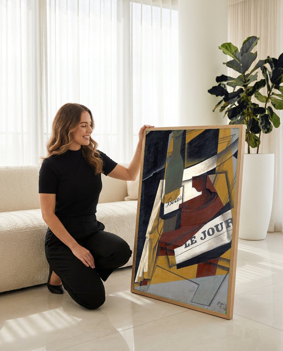 Quadro Decorativo 'Garrafa e Fruteira' - Juan Gris com modelo em ambiente