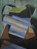 Uma pintura cubista de Juan Gris, 'Natureza Morta com Garrafa e Livro', apresenta formas geométricas sobrepostas em tons de azul, cinza, verde escuro, marrom e preto. Há padrões de pontilhados e listras, com um toque texturizado em algumas áreas.