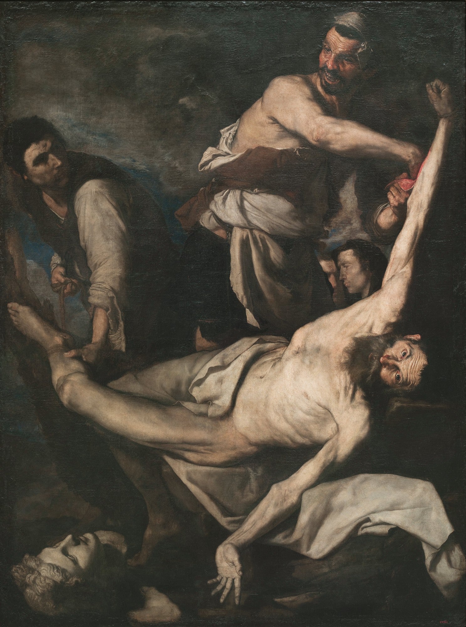 Pintura a óleo de Jusepe de Ribera, O Martírio de São Bartolomeu, retratando a cena bíblica com realismo dramático. A figura do santo idoso, deitado, sendo esfolado por agressores sob uma iluminação tenebrista, com expressões de dor e resignação. Cores escuras e contrastes fortes.