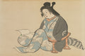Xilogravura japonesa de Kamisaka Sekka, 'A Leitora', retratando uma figura feminina sentada lendo, vestindo um quimono azul e preto com padrões de leques, em um fundo neutro.