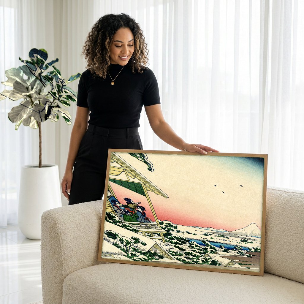 Quadro Decorativo Inverno no Campo - Hokusai com modelo em ambiente