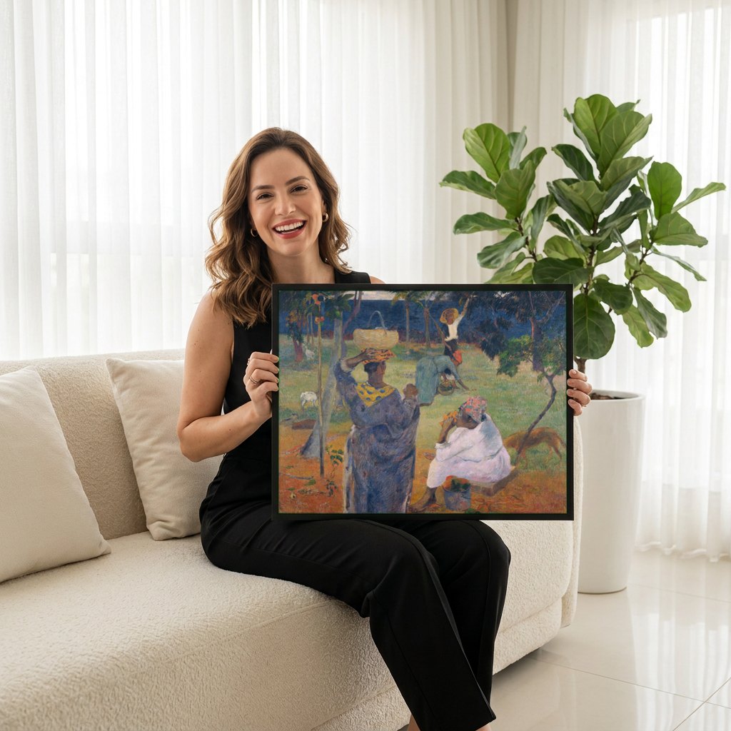 Quadro Decorativo Colheita Tropical - Paul Gauguin | modelo apresentando o quadro emoldurado