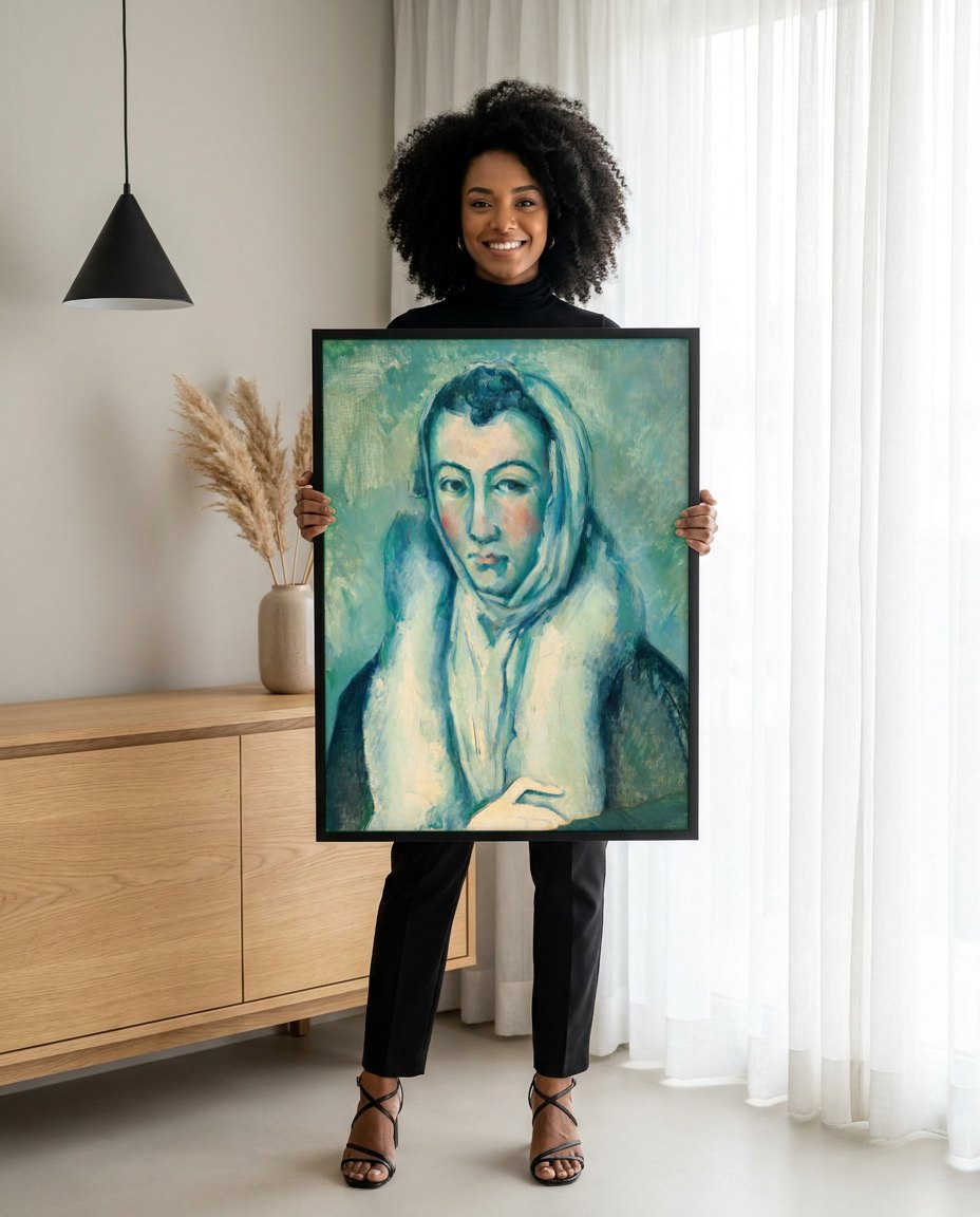Quadro Decorativo A Mulher no Xale - Paul Cézanne | modelo apresentando o quadro emoldurado