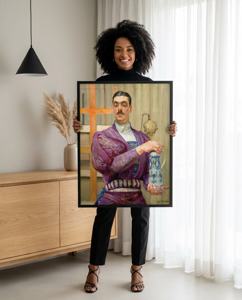 Quadro Decorativo Autorretrato - Jacek Malczewski | modelo apresentando o quadro emoldurado