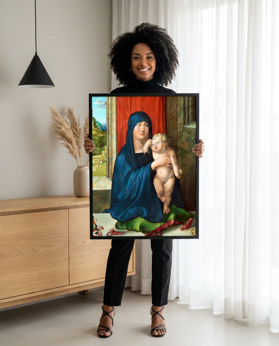 Quadro Decorativo A Virgem e o Menino - Albrecht Dürer | modelo apresentando o quadro emoldurado