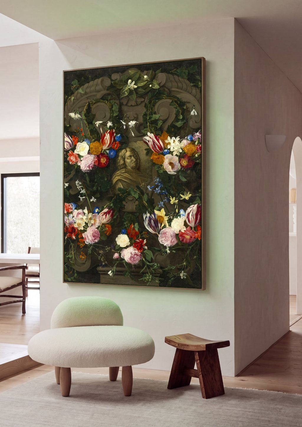 Quadro Decorativo Busto e Guirlanda Floral - Nicolas Poussin em ambiente decorado