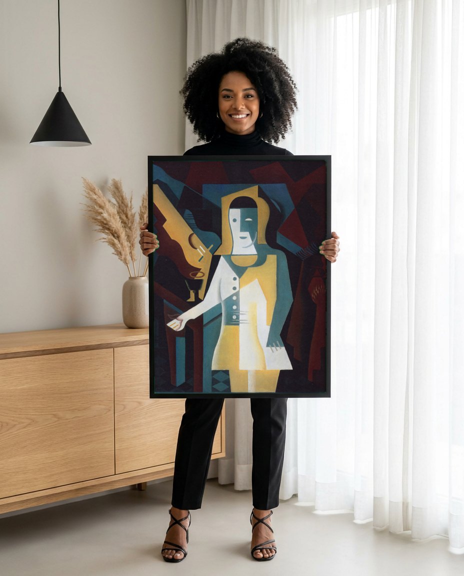 Quadro Decorativo A Mulher com Bandolim - Juan Gris | modelo apresentando o quadro emoldurado
