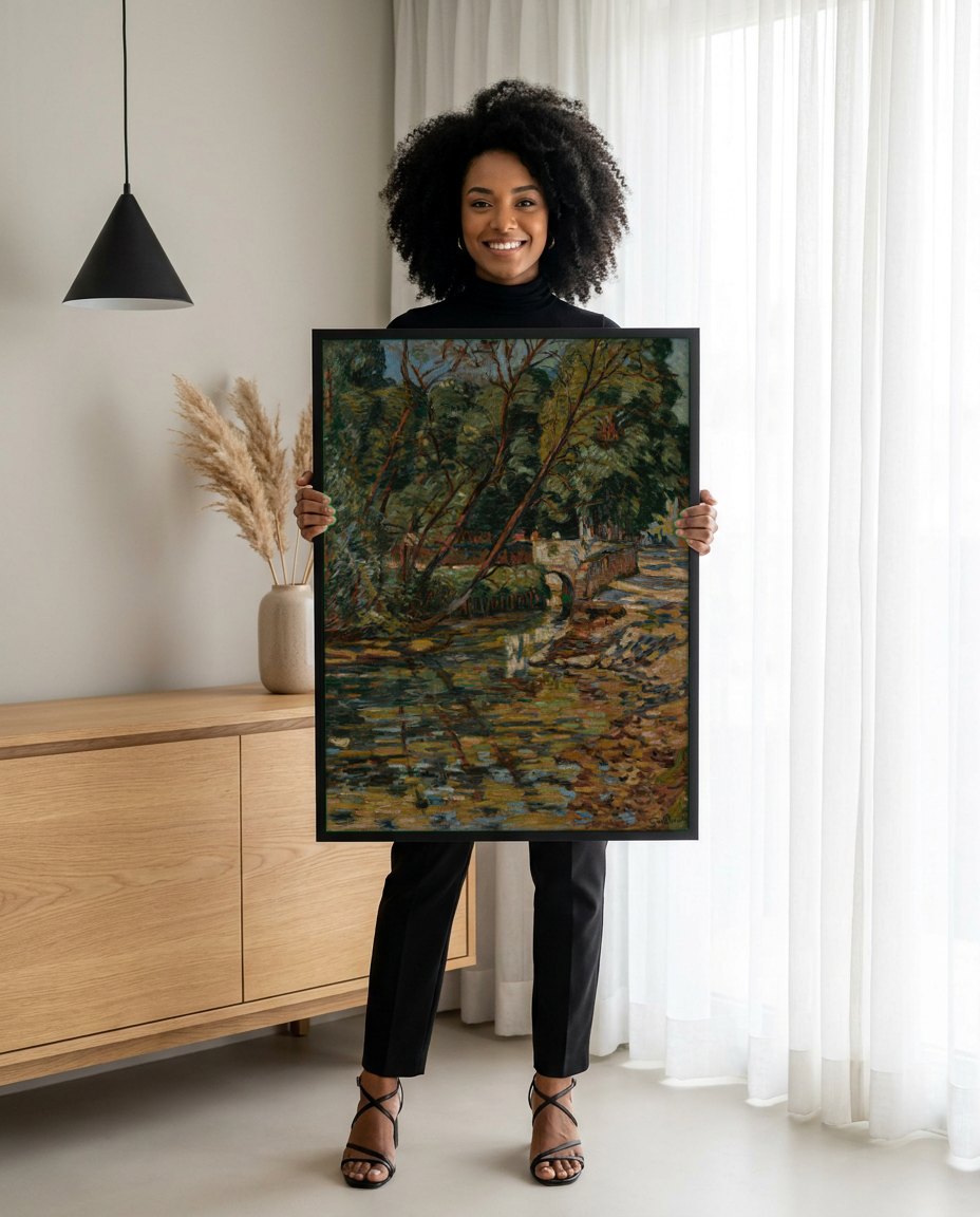 Quadro Decorativo Paisagem com Ponte - Armand Guillaumin | modelo apresentando o quadro emoldurado
