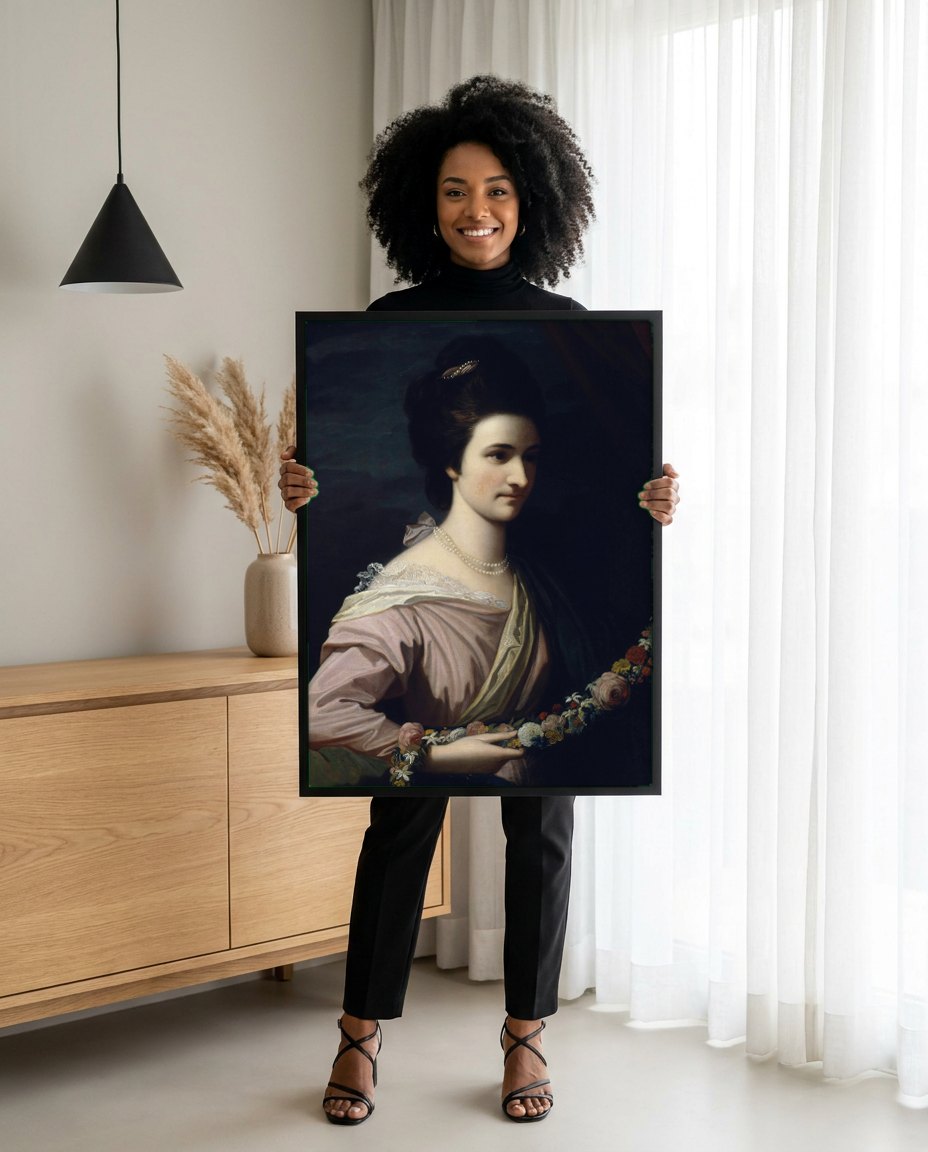 Quadro Decorativo Retrato de Mulher com Grinalda - B. West | modelo apresentando o quadro emoldurado