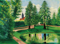 Pintura a óleo de Moïse Kisling retratando uma paisagem verde exuberante com grandes árvores, um caminho sinuoso, um lago refletindo a vegetação e uma igreja com telhado vermelho e torre escura ao fundo.