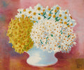 Quadro decorativo 'Vaso de Flores' de Moïse Kisling, apresentando um buquê exuberante de flores brancas e amarelas em um vaso branco, com fundo rosa.