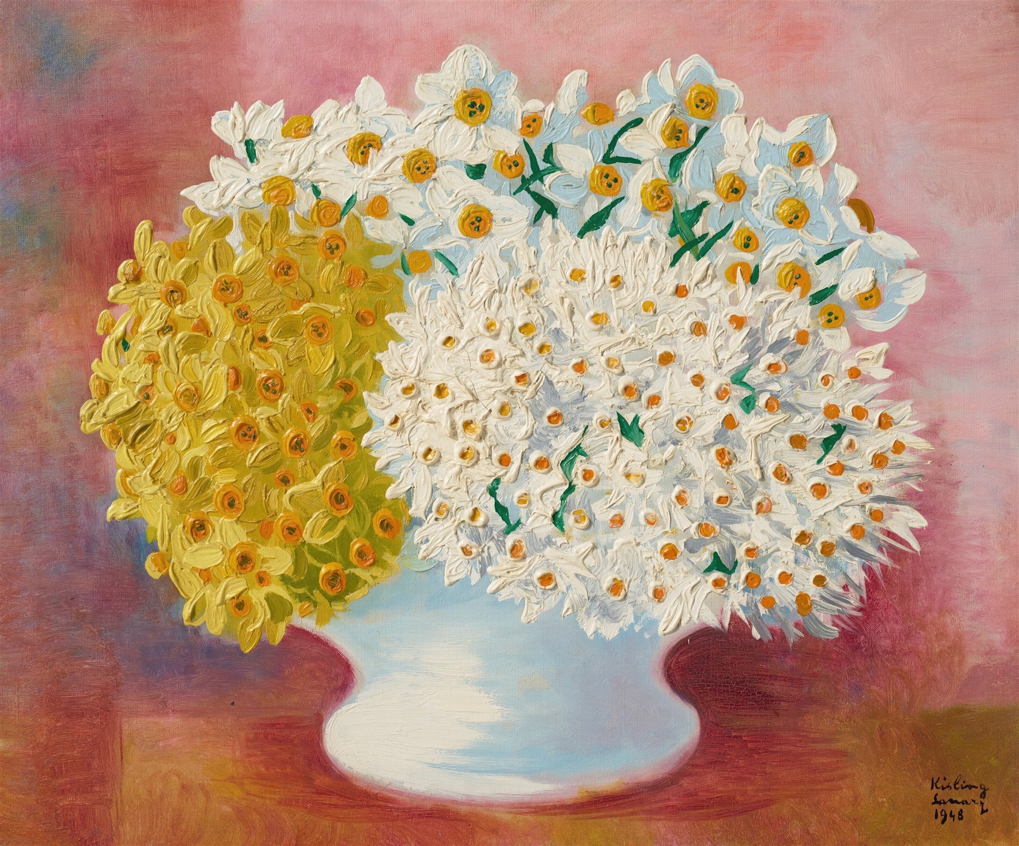 Quadro decorativo 'Vaso de Flores' de Moïse Kisling, apresentando um buquê exuberante de flores brancas e amarelas em um vaso branco, com fundo rosa.