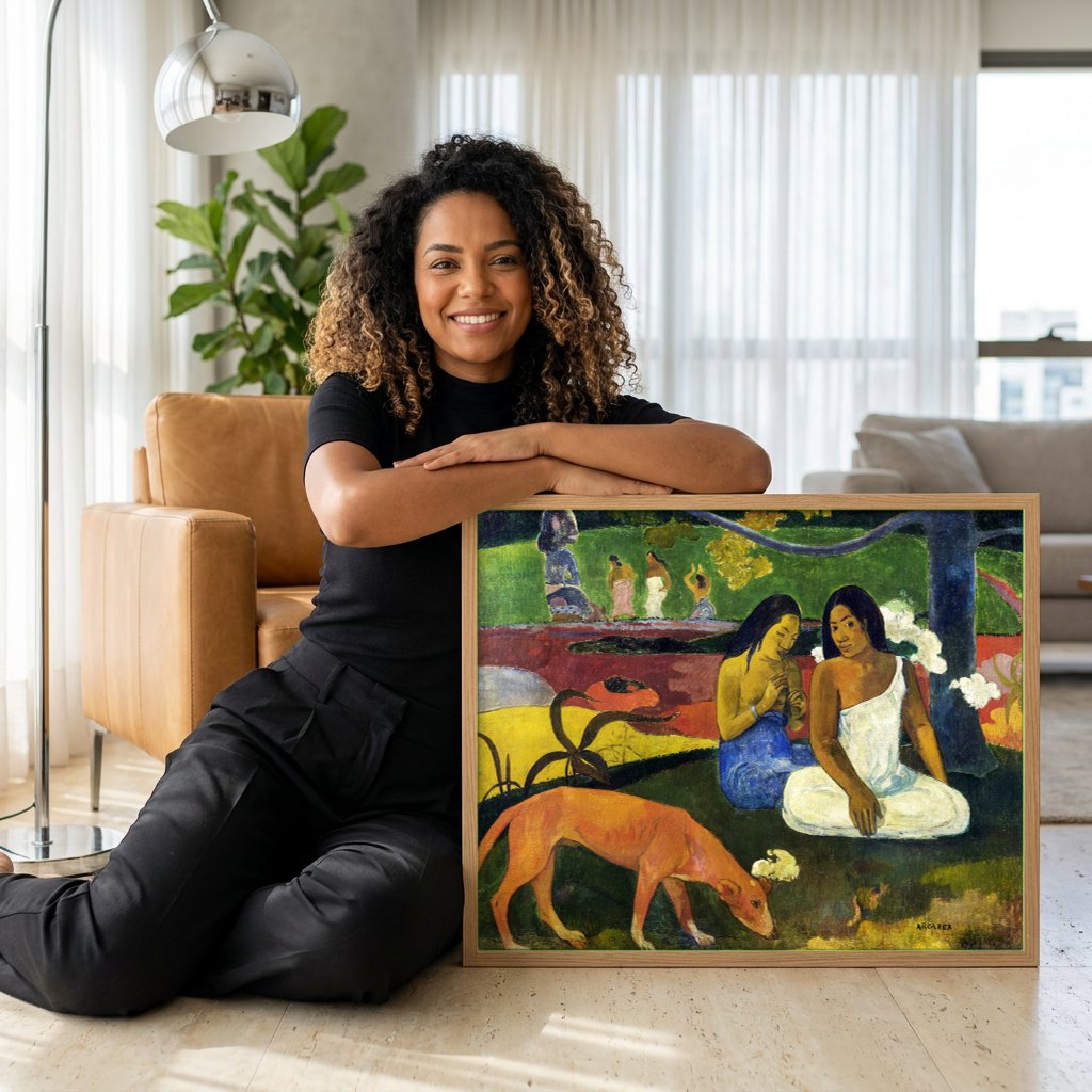 Quadro Decorativo Arearea - Paul Gauguin | modelo apresentando o quadro emoldurado