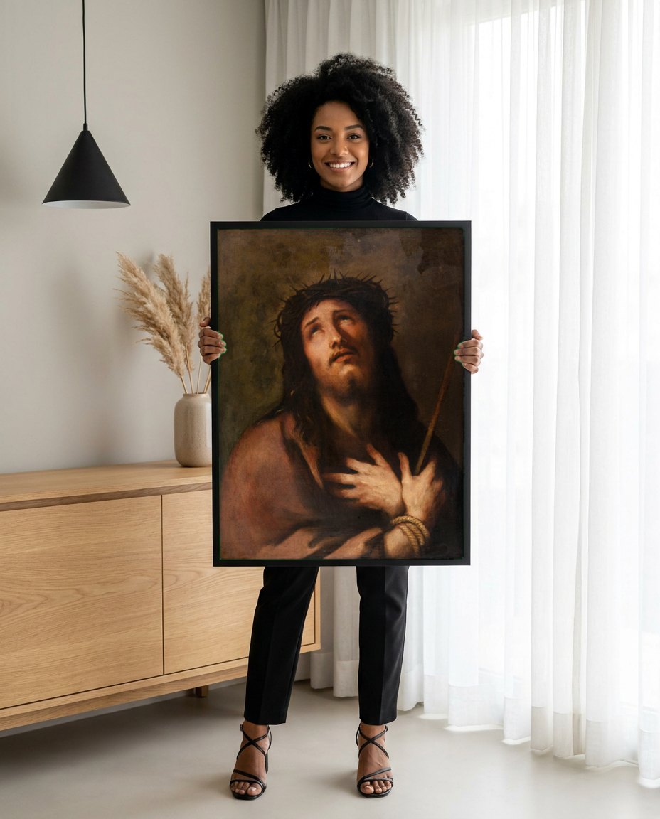Quadro Decorativo Ecce Homo - Luca Giordano | modelo apresentando o quadro emoldurado