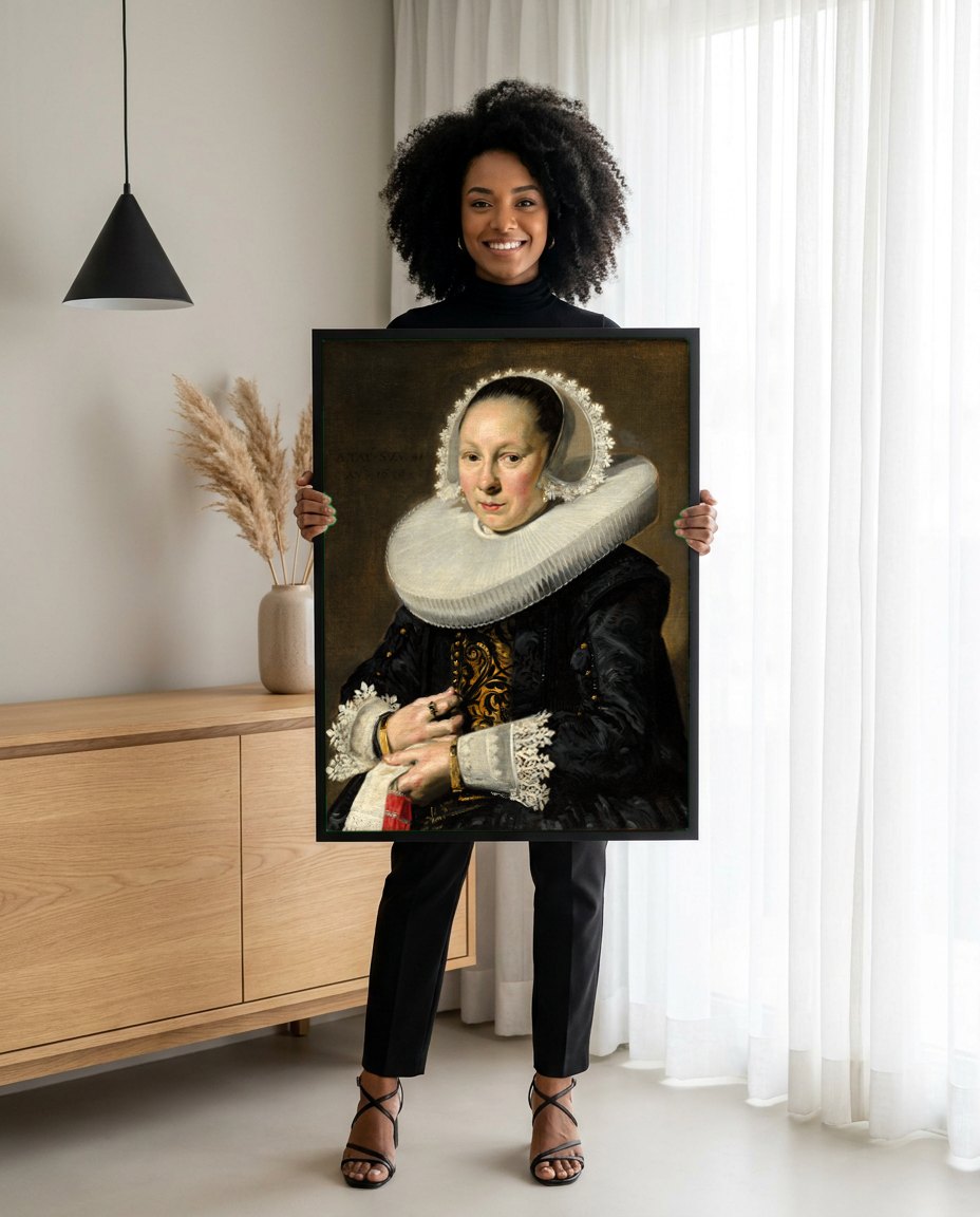Quadro Decorativo Retrato de Mulher - Frans Hals | modelo apresentando o quadro emoldurado