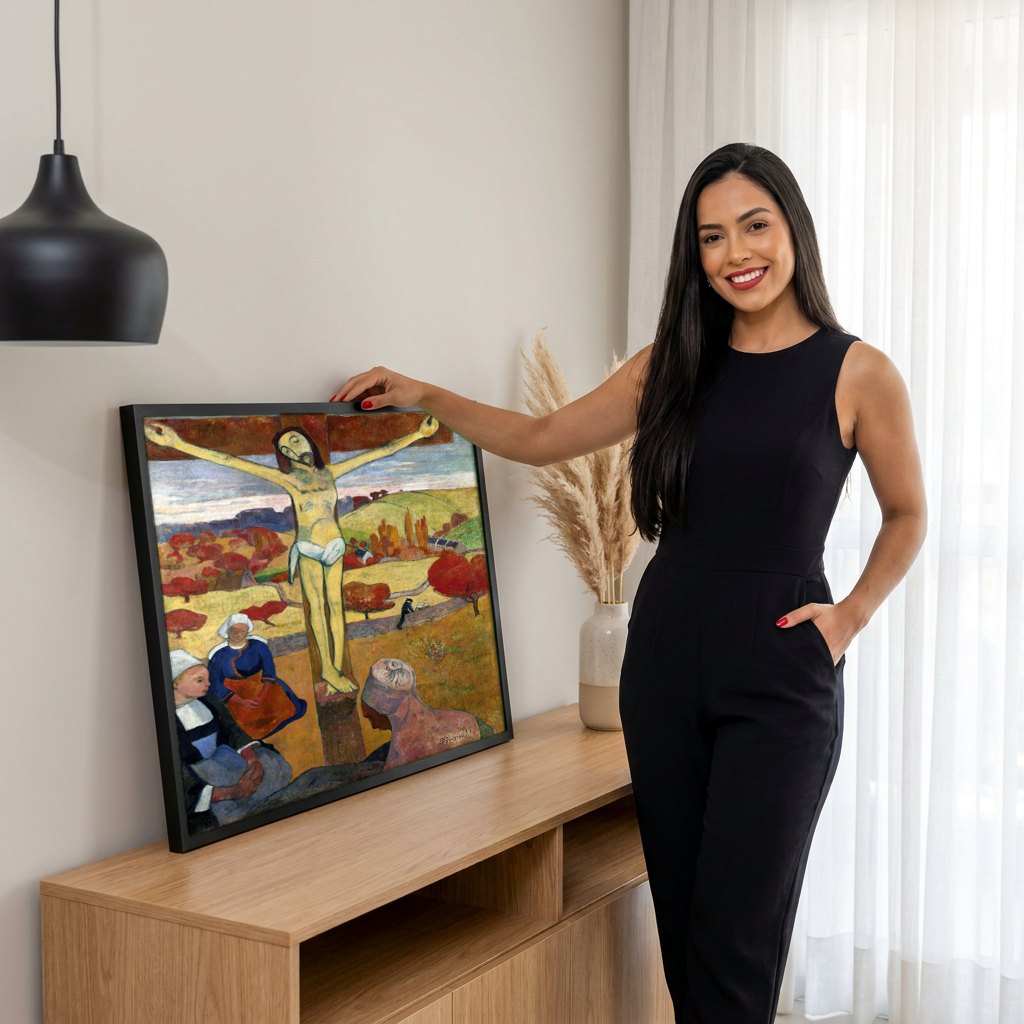 Quadro Decorativo Cristo Amarelo - Gauguin | modelo apresentando o quadro emoldurado
