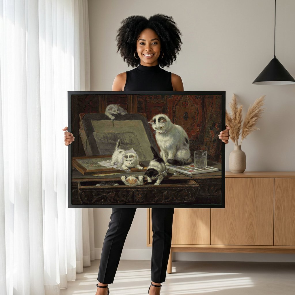Quadro Decorativo Gatinhos Brincando no Ateliê - Henriëtte Ronner-Knip com modelo em ambiente