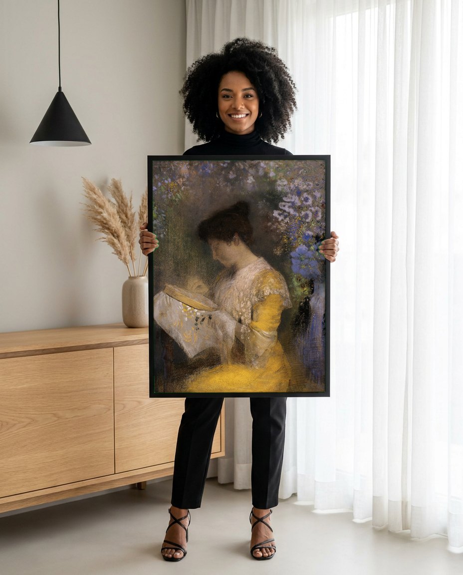 Quadro Decorativo A Leitora (La Liseuse) - Odilon Redon | modelo apresentando o quadro emoldurado