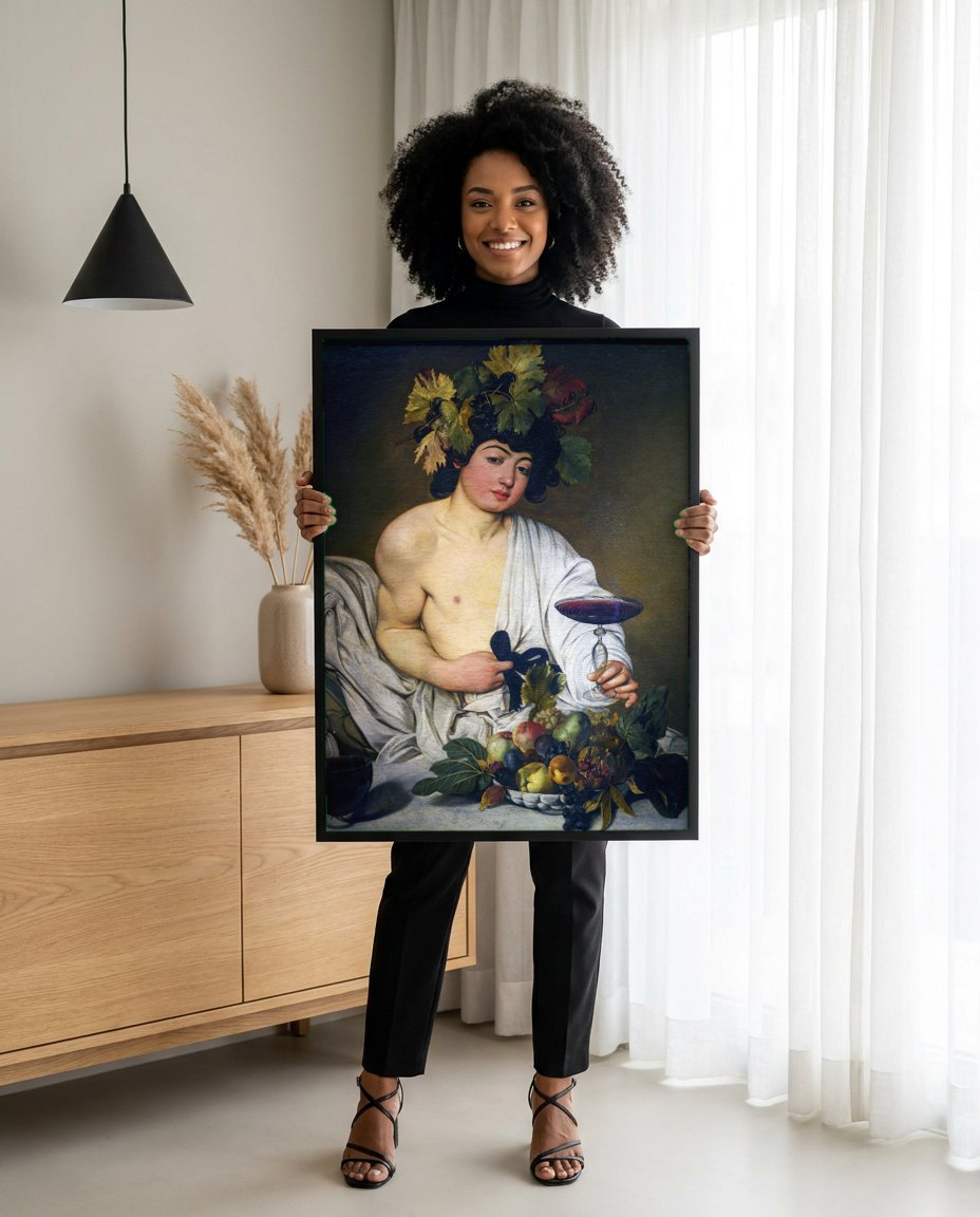 Quadro Decorativo Baco Jovem - Caravaggio | modelo apresentando o quadro emoldurado