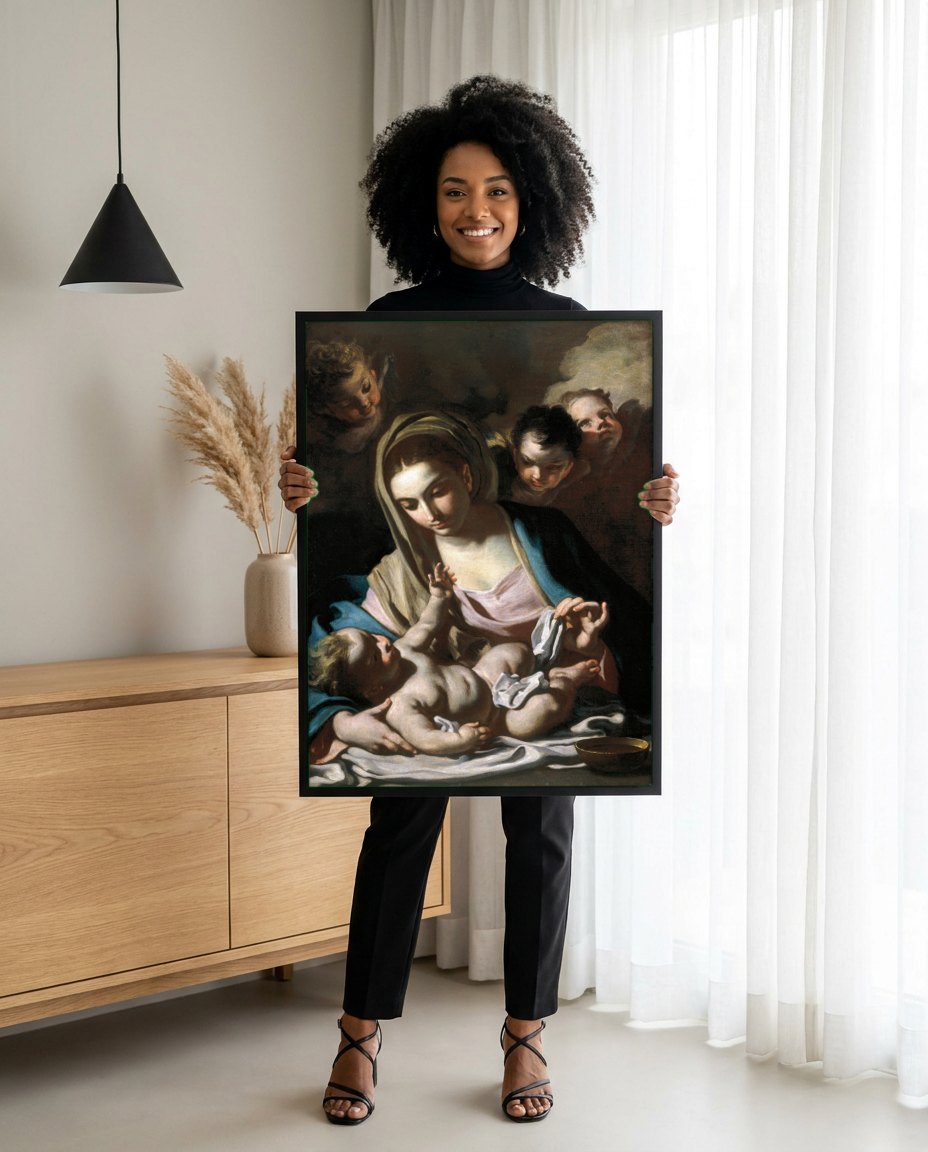 Quadro Decorativo A Virgem e o Menino com Anjos - Solimena | modelo apresentando o quadro emoldurado