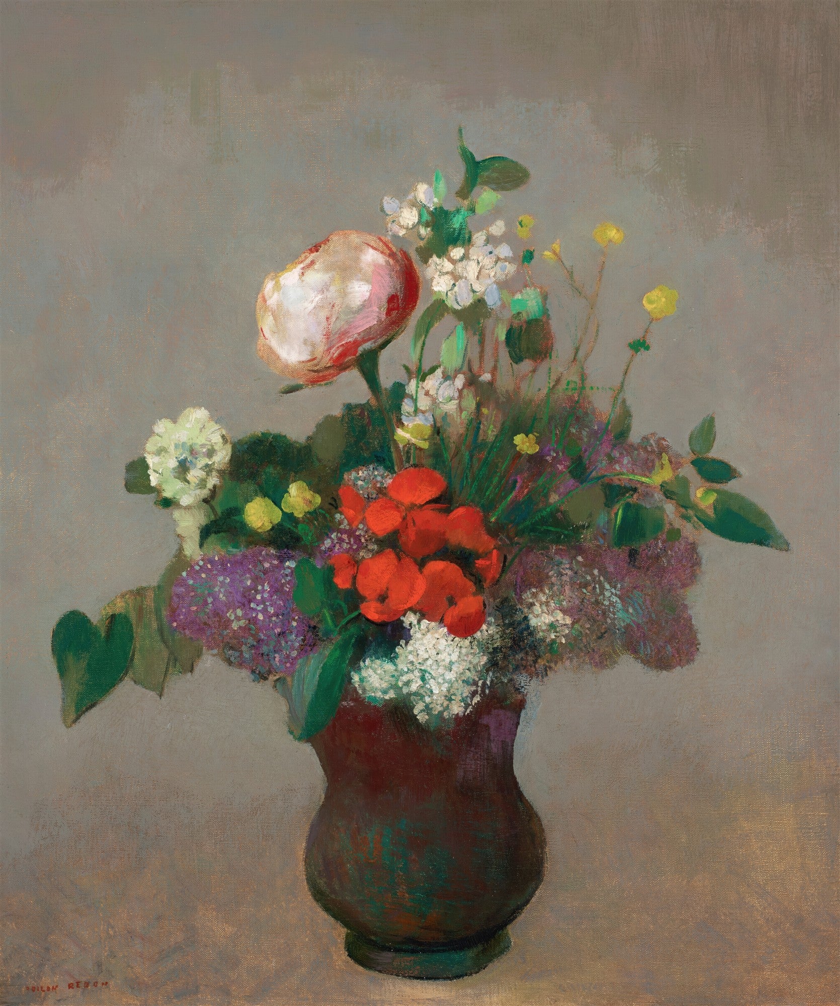 Quadro decorativo 'Vaso de Flores' de Odilon Redon, exibindo um buquê colorido em um vaso escuro contra um fundo neutro. As flores incluem peônias brancas e vermelhas, hortênsias lilás e brancas, e outras flores pequenas amarelas e vermelhas, com folhas verdes escuras. A assinatura do artista 'ODILON REDON' está no canto inferior esquerdo.