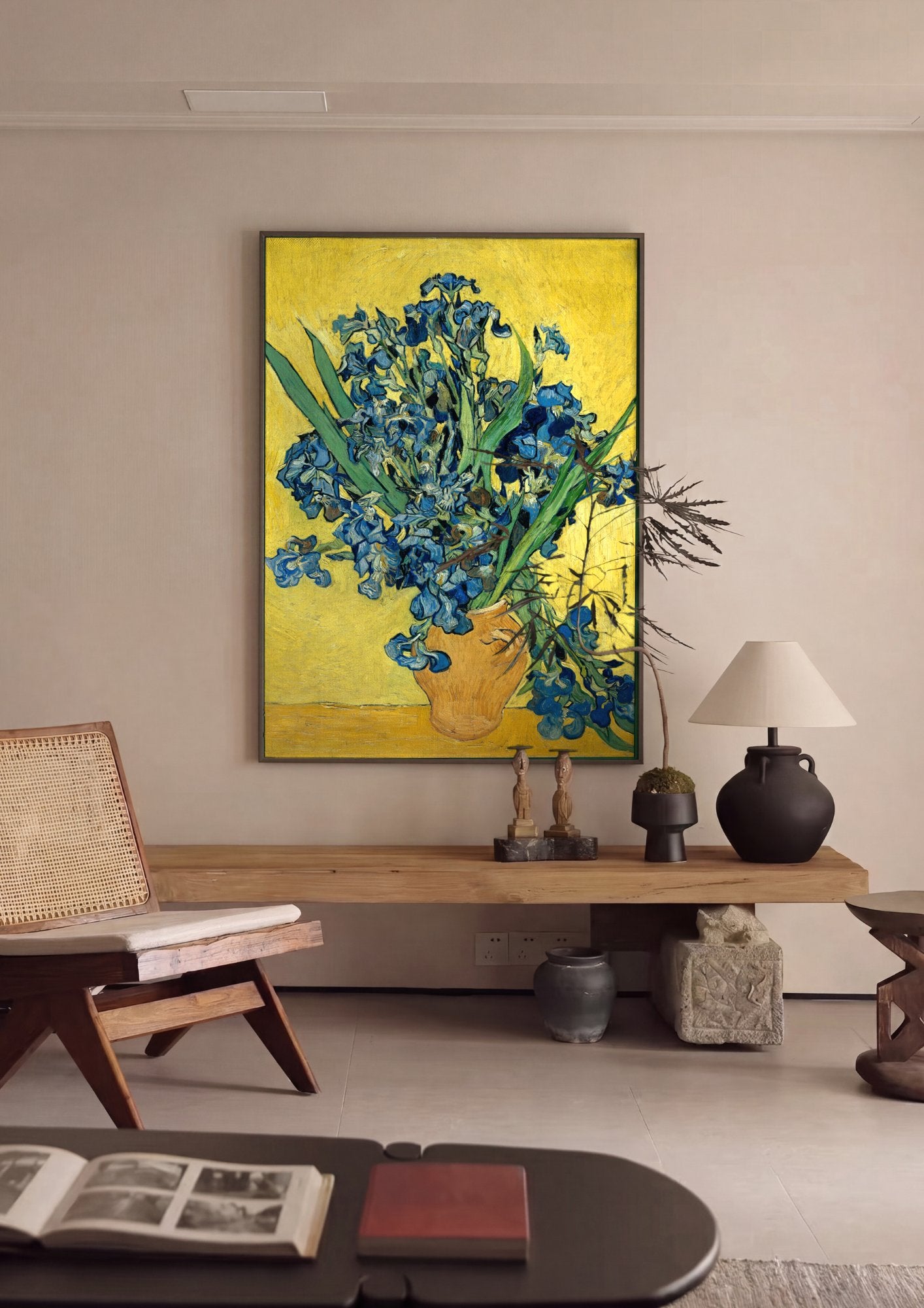Quadro Decorativo Irises - Van Gogh em ambiente decorado