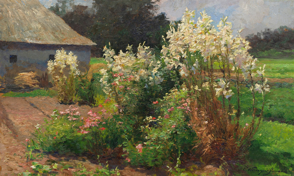 Pintura a óleo de um campo florido vibrante com flores brancas e rosadas em primeiro plano, uma casa rústica com telhado de palha à esquerda e um campo verde ao fundo, sob um céu azul claro. Assinatura da artista no canto inferior direito.