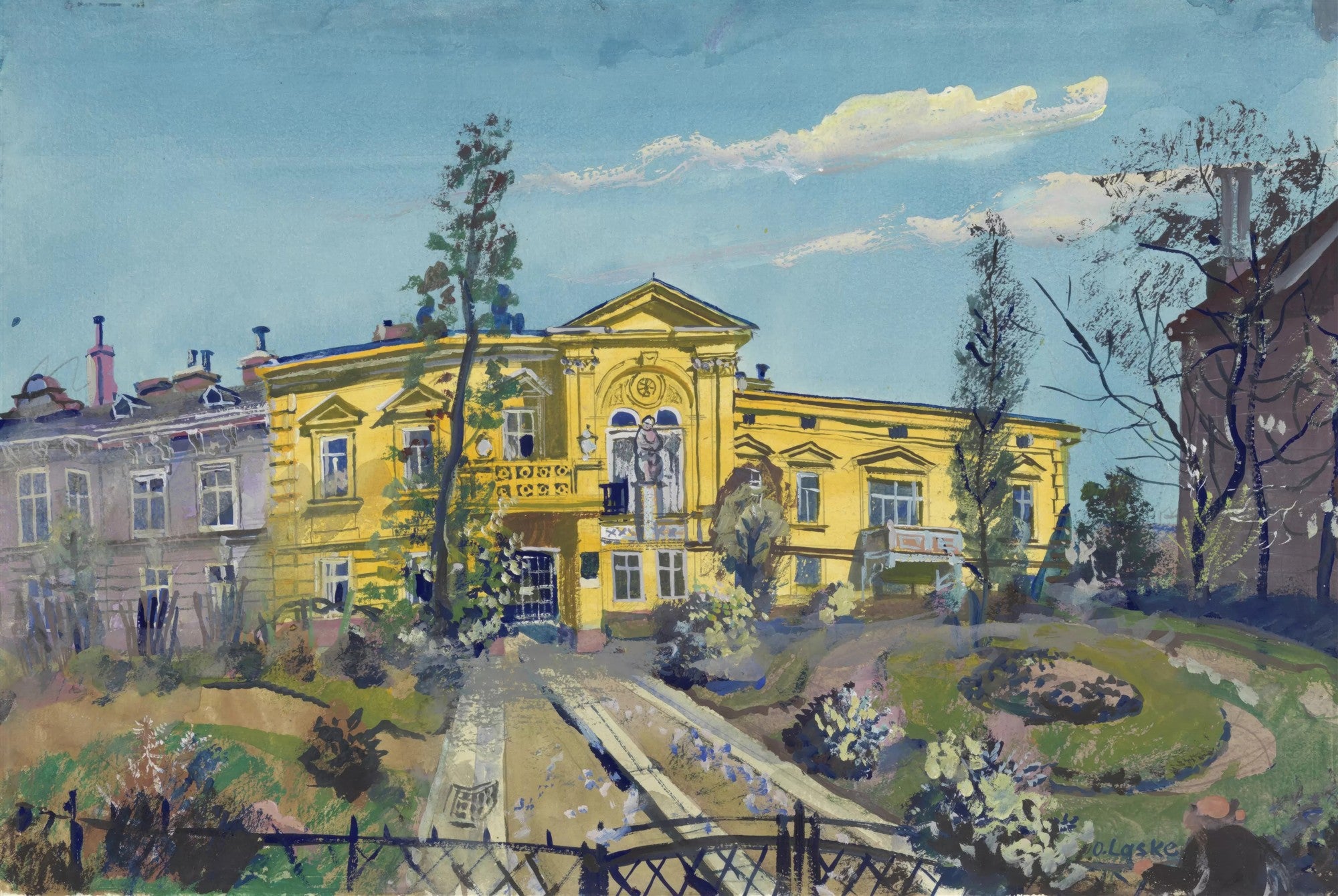 Quadro decorativo mostrando um grande edifício amarelo com telhado escuro e janelas brancas, cercado por árvores verdes e um jardim em primeiro plano. O céu é azul claro com nuvens brancas, e há outras construções em tons de cinza ao fundo, à esquerda. O estilo da pintura é impressionista, com pinceladas visíveis.